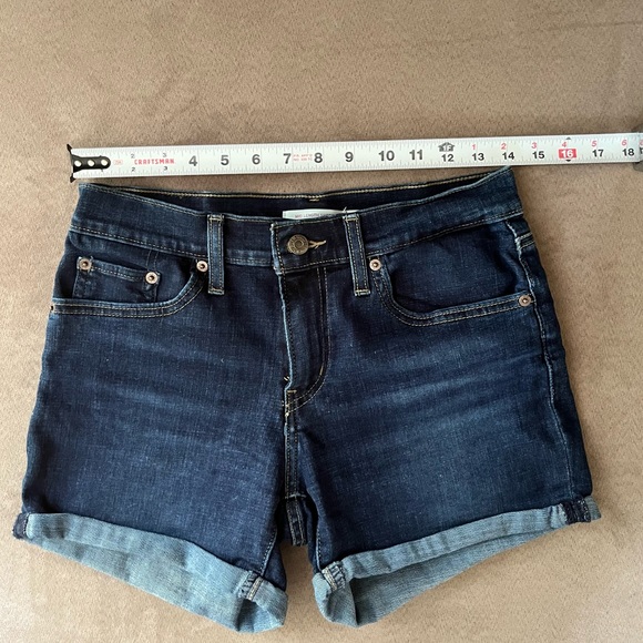 LEVI'S Denim Mid Lenth Cuffed Women's Shorts - Size 27 Deep Indigo Wash - Picture 6 of 7